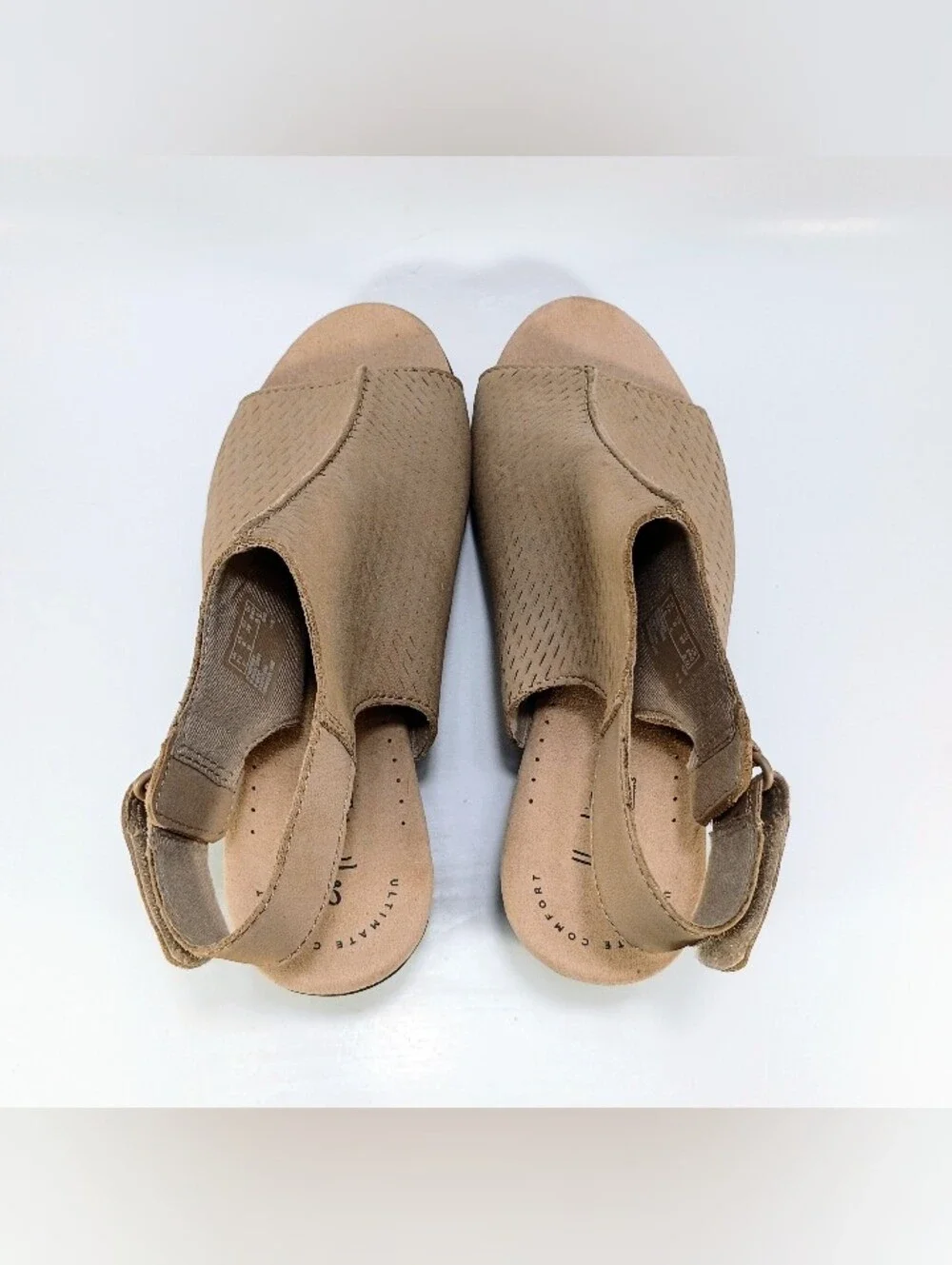 Clarks Valarie James Womens 8 Wide Fit Block Heel Slingback Nubuck Sandals